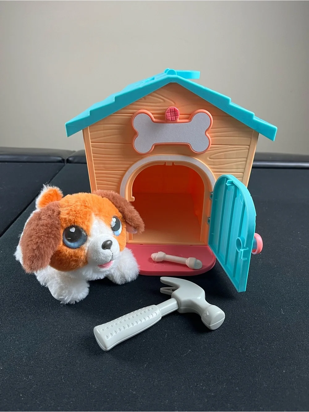 Little Live Pets Puppy Playset with beige & Turquoise Dog House